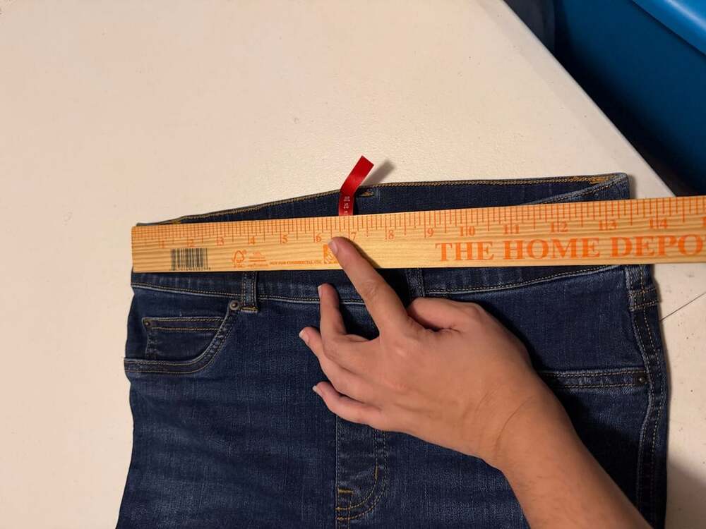 SPANX Flare Jeans Size Small Dark Wash Pull On Shaping - Picture 9 of 9